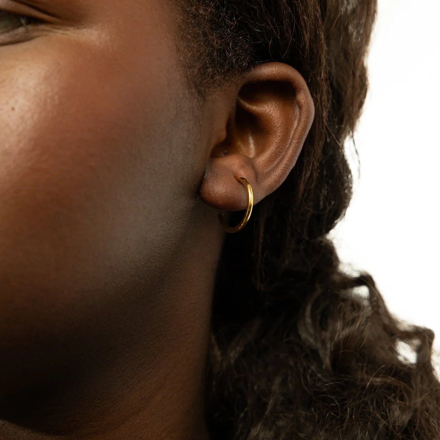 Nuraya Zeenah Open Hoops | 18mm