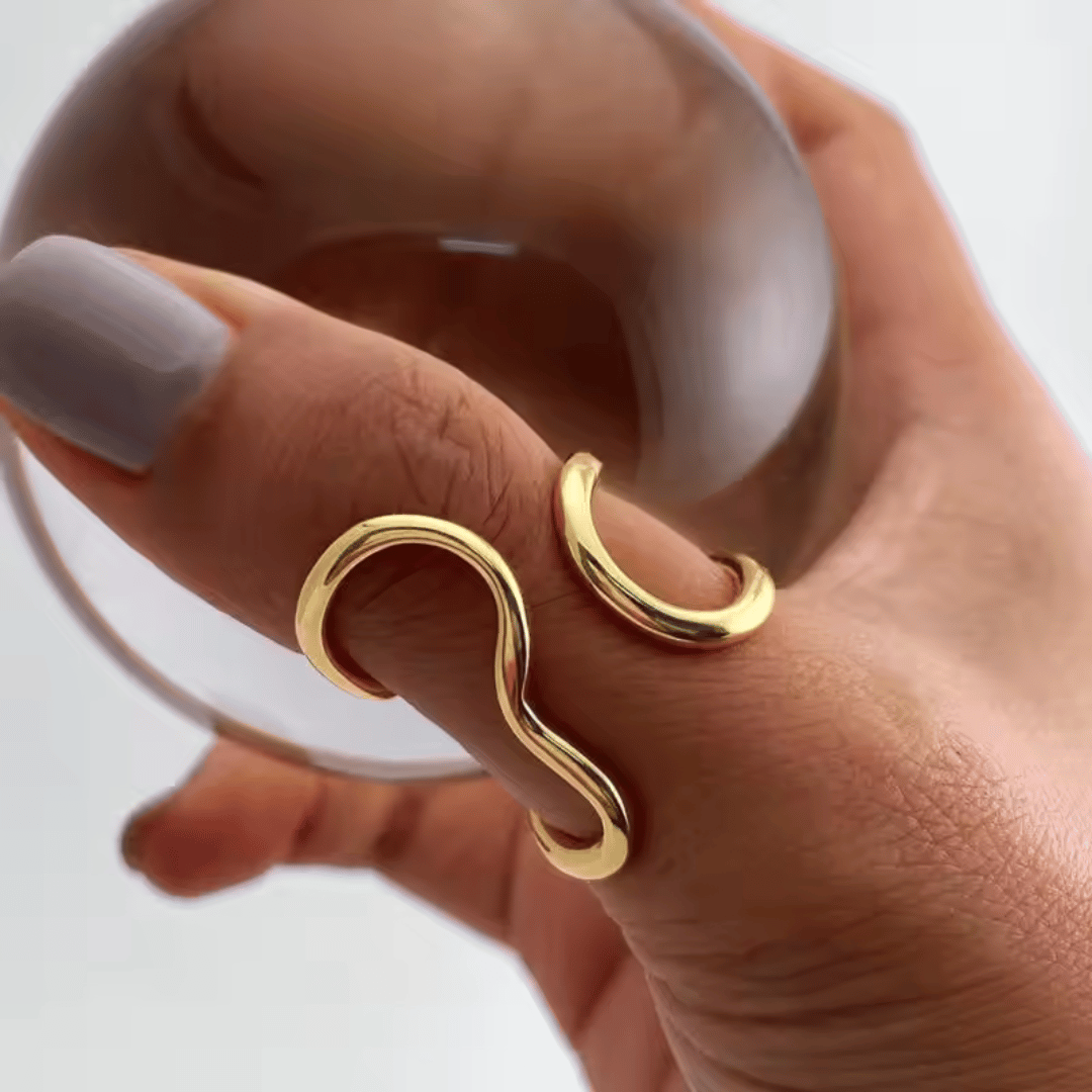 Noor Infinity Wave Ring
