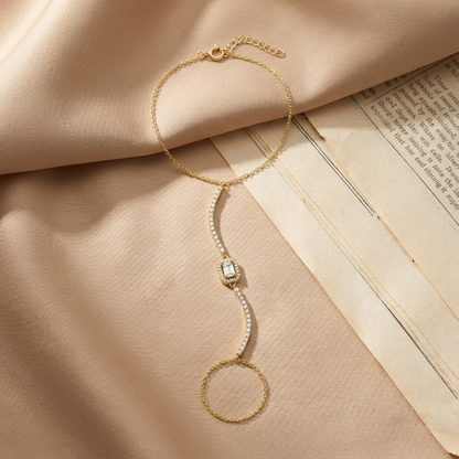 Emera Line Hand Chain