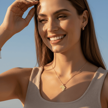 Country Map Necklace 18k