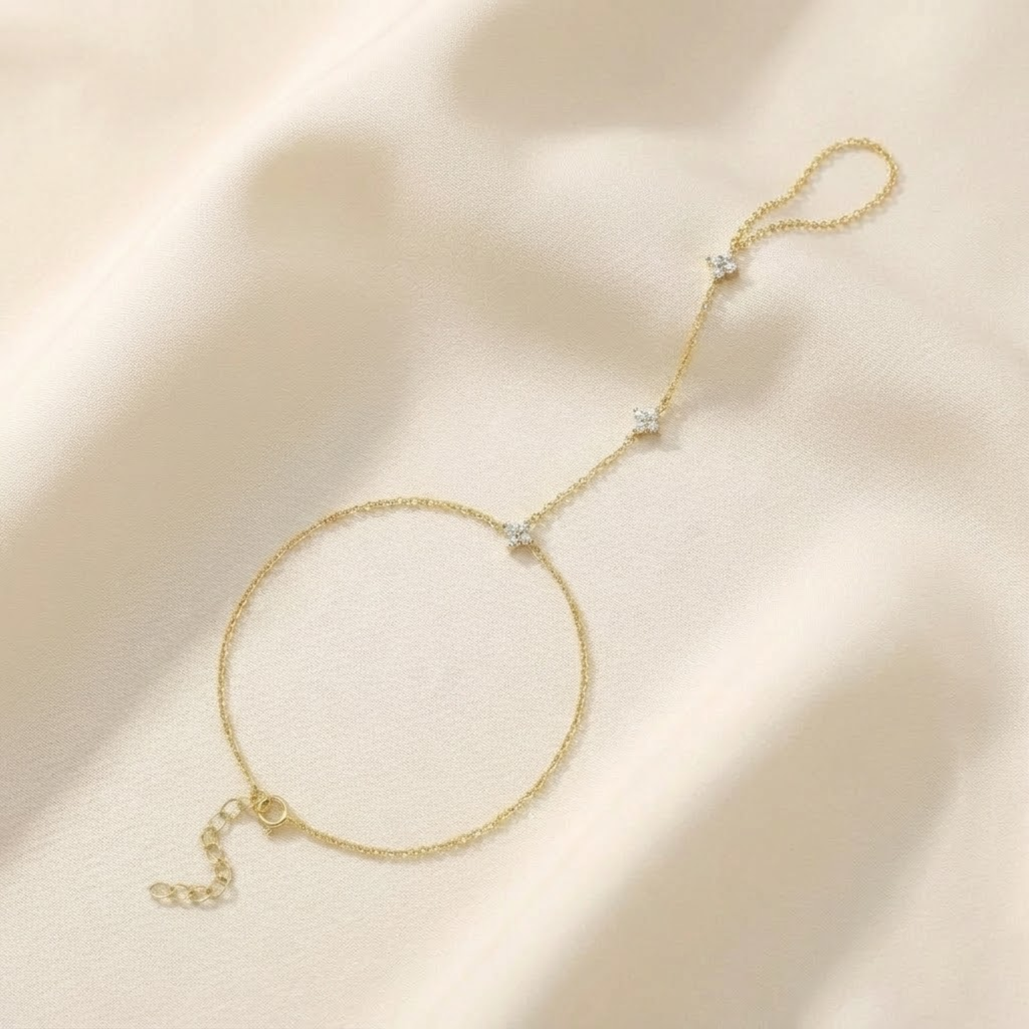 Nola Loop Hand Chain