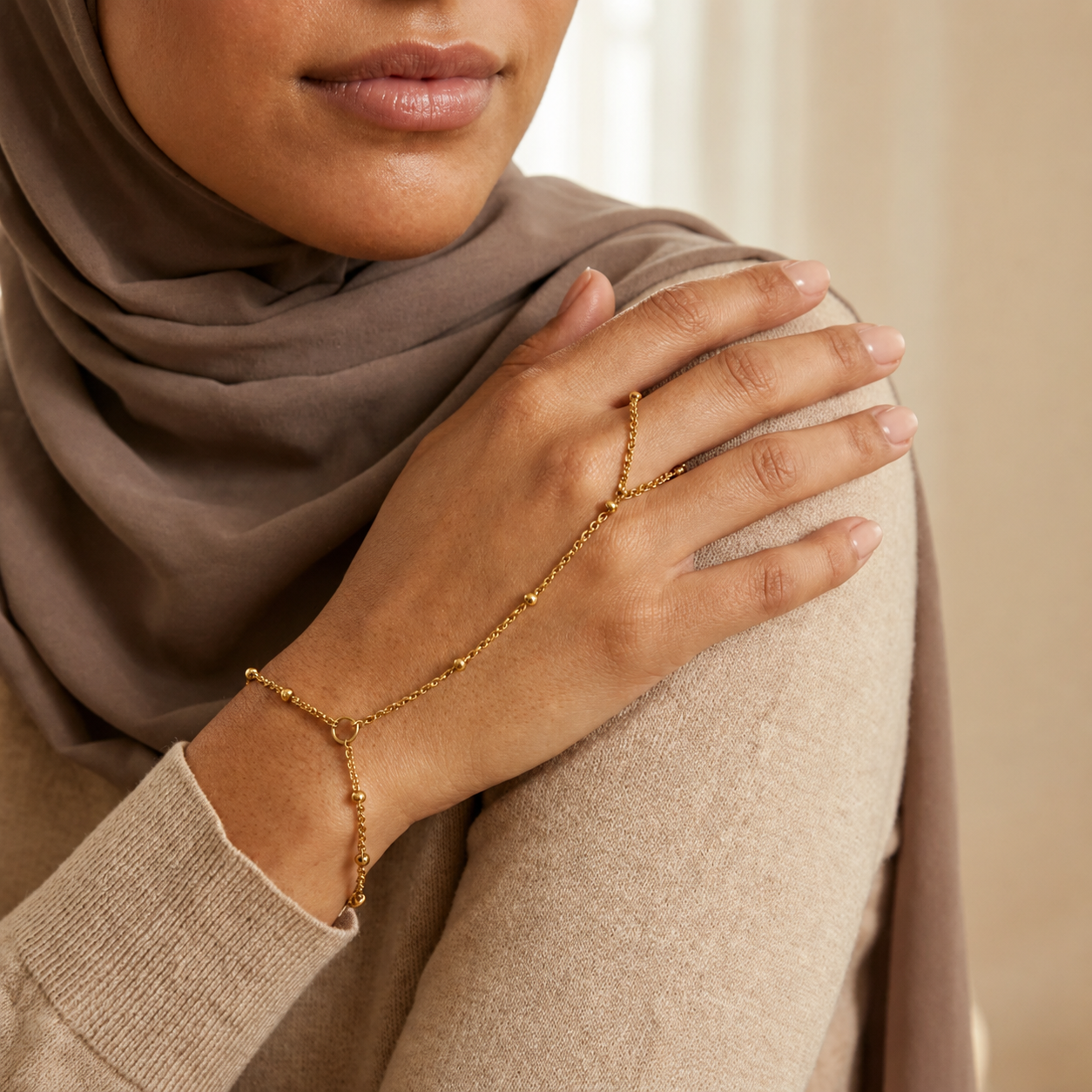 Dotted Hand Chain