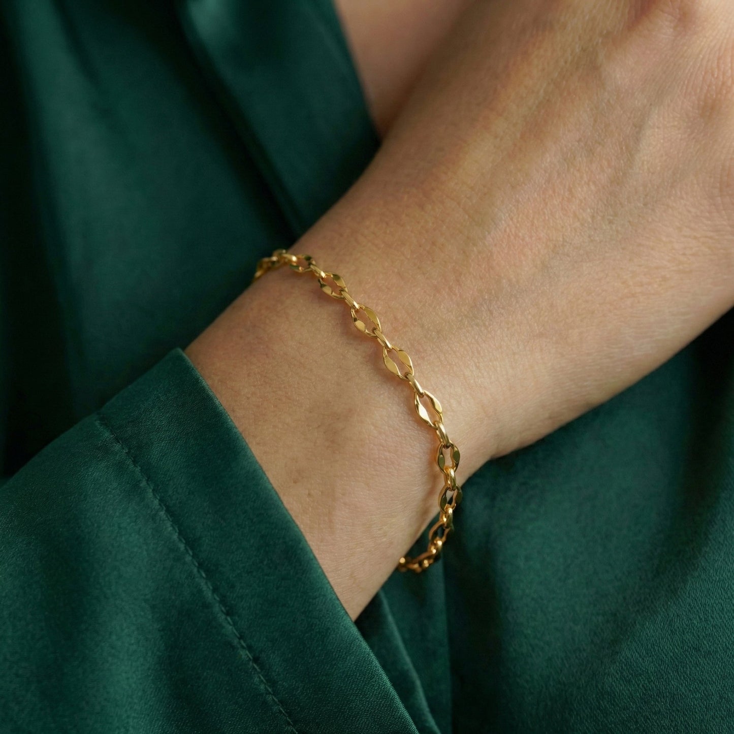Qamar Allura Chain Bracelet