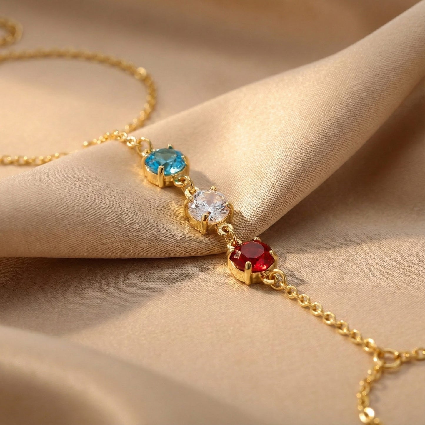 Noor Trinity Hand Chain