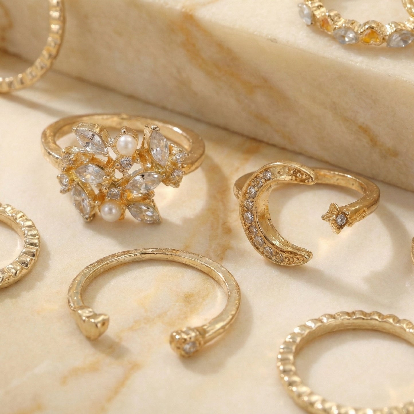 Qamar Layali Moonlight Ring Set