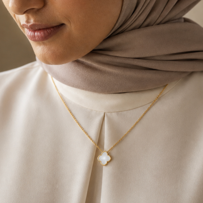 Zahra Rosette Necklace - Ivory