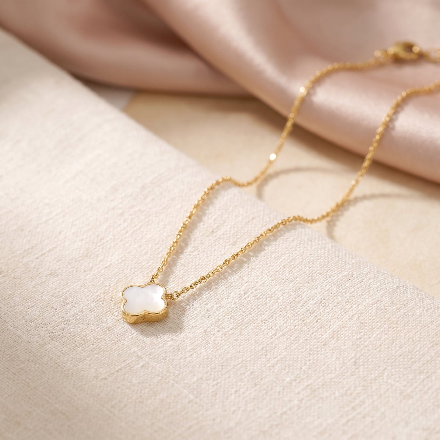 Zahra Rosette Necklace - Ivory