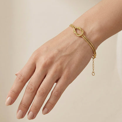 Qamar Emaan Knot Bracelet