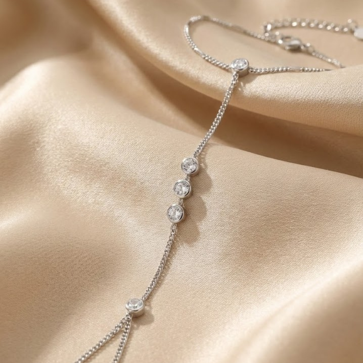 Selene Veil Hand Chain