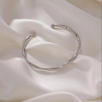 Nuraya Nourae Bangle